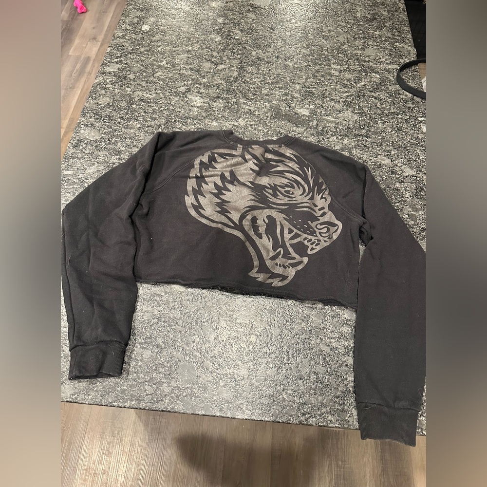 Darc Sport Black Cropped Sweatshirt with Tiger Graphic
